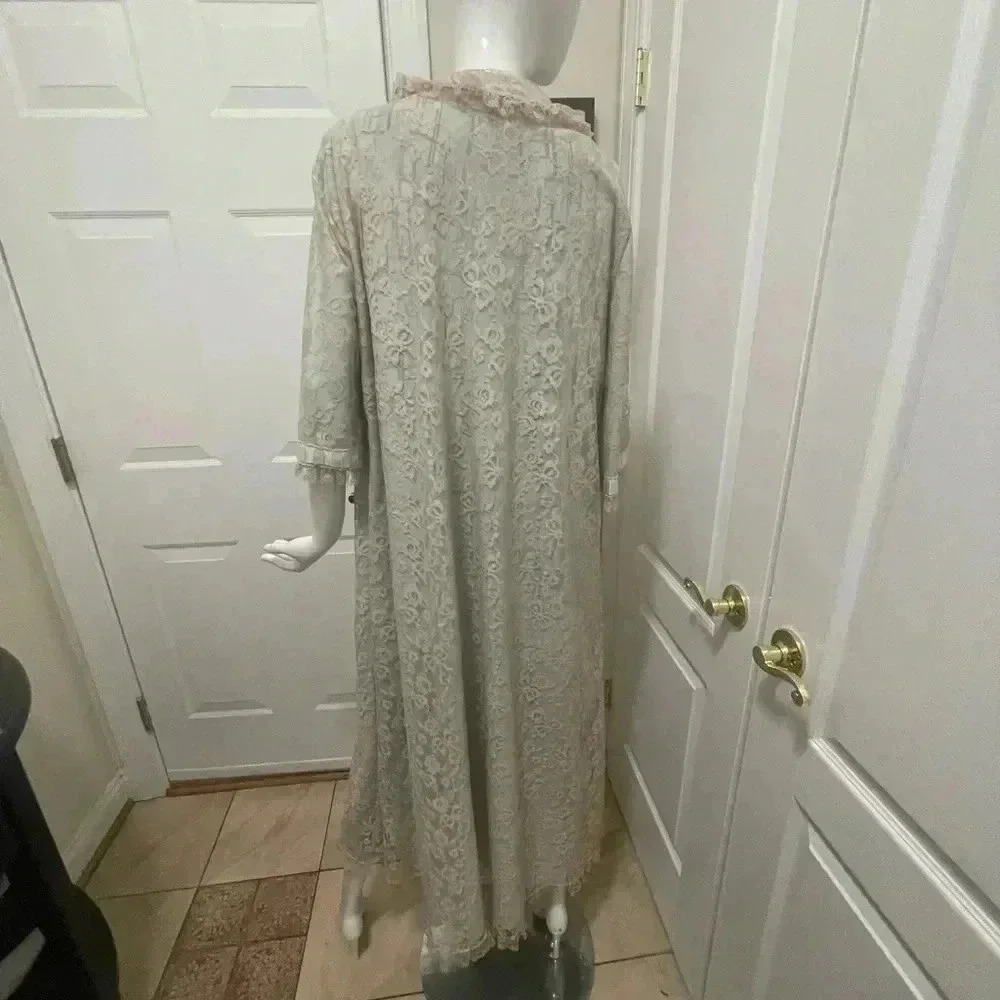 Two pieces of nightgown long and short coat with stunning design - Picture 9 of 16